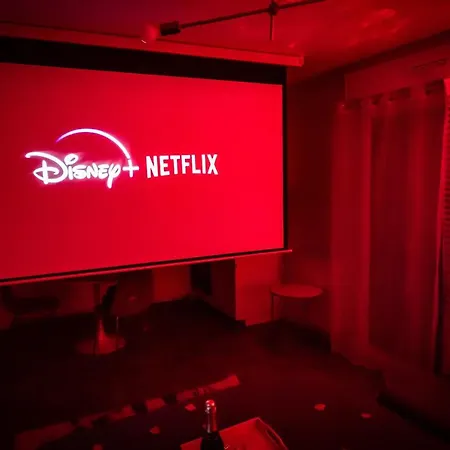 Serenity Studio 10' De Paris & 30' De Disneyland *